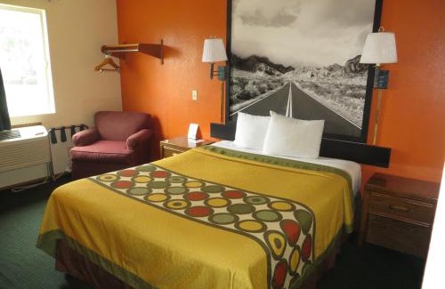 Waco Hotel | Super 8 by Wyndham Waco University Area