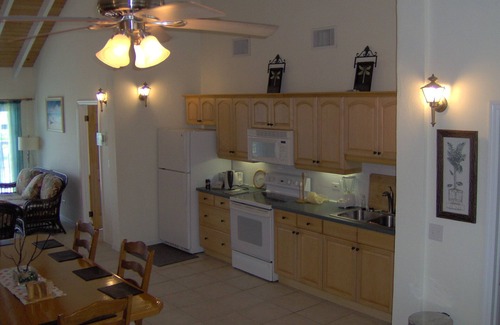 Great Exuma Apartment | SUPER BEACHFRONT- directly on HOOPERS BAY: large 4 bed 4 Bath APT for 8