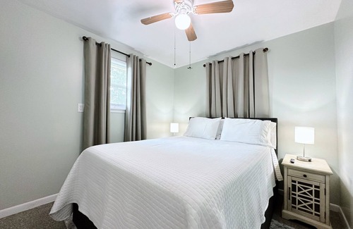 Kenner - Louis Armstrong International Airport Apartment | Super Clean and Convenient Apartment Convenient to NOLA and MSY ~ The Che'Leone