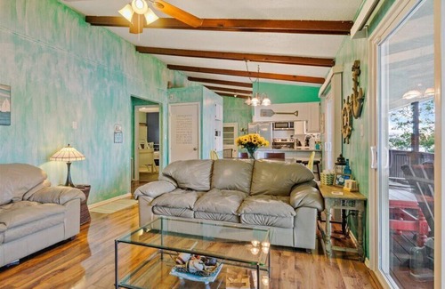 Lake Ozark House | SUPER CLEAN! - Great Cove! on 8mm w/SUP & Kayak, dock w/waterslide & tiki bar