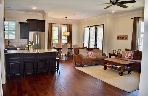 Country Club House | Super Clean Luxury Townhome in The Country Club Area-Minutes to Square & Campus!