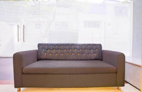 Andheri West Hotel | Super Collection O Andheri West Near KokilaBen Hospital