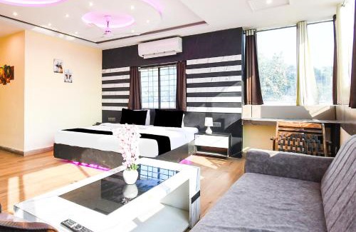 Dhanbad Hotel | Super Collection O Hirak Road Dhanbad formerly Hirak Inn