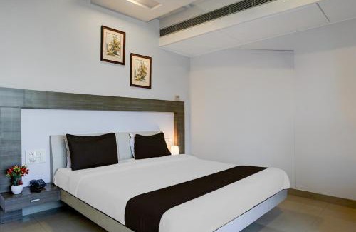 Rajkot Hotel | Super Collection O Limda Chowk Formerly Hotel Harmony