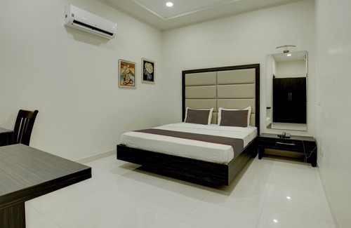 Jalandhar Hotel | Super Collection O Ovel Hotel Grand
