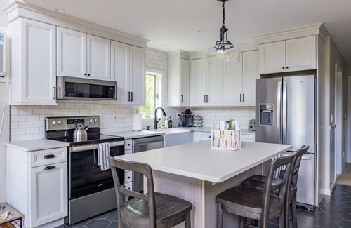 Saugerties South Apartment | Super Comfortable Water-view Home in Saugerties
