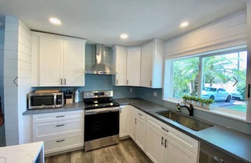 Yacht Club House | Super comfy Yacht Club home with all amenities!