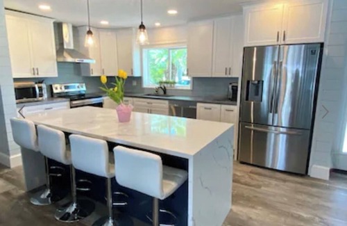 Yacht Club House | Super comfy Yacht Club home with all amenities!