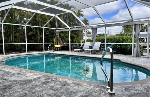 Yacht Club House | Super comfy Yacht Club home with all amenities!