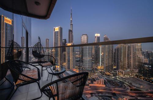 Downtown Dubai Apartment | Super High Infinity Pool and amazing Burj Khalifa View 3 Bedroom apartment in Paramount Hotel Midtown