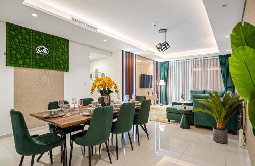 Downtown Dubai Apartment | Super High Infinity Pool and amazing Burj Khalifa View 3 Bedroom apartment in Paramount Hotel Midtown