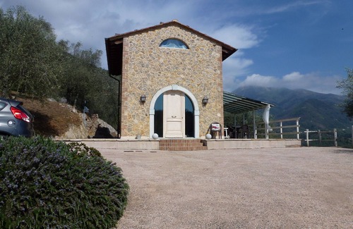Camaiore House | Super nice house with pool, garden and tasteful furnishings.