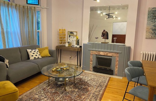 Little Portugal House | Super Spacious Private room on top floor with balcony in downtown Toronto