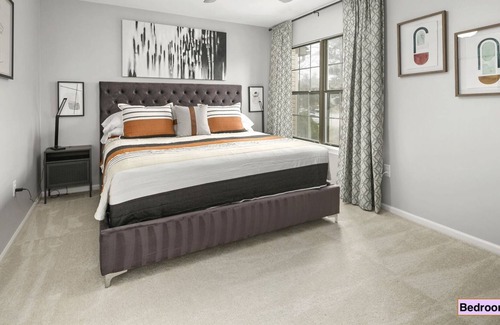 Countryside House | Super-Stylish 4BR Townhome in No VA. Fast WiFi, Roku TV, Fenced Backyard, 24.