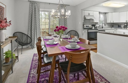 Countryside House | Super-Stylish 4BR Townhome in No VA. Fast WiFi, Roku TV, Fenced Backyard, 24.