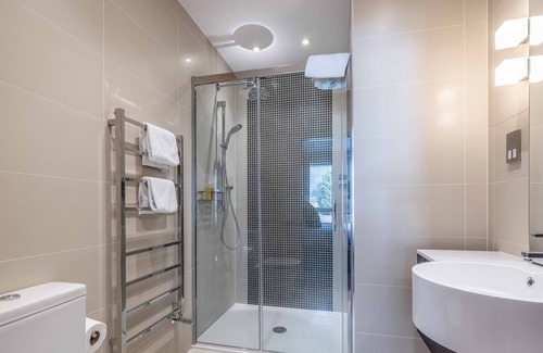 Eton House | Super Stylish Eton Townhouse with Castle & River Views