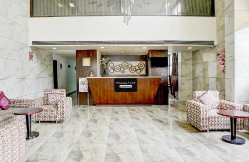 Anand Hotel | Super Townhouse Anand Formerly Hotel The Maison