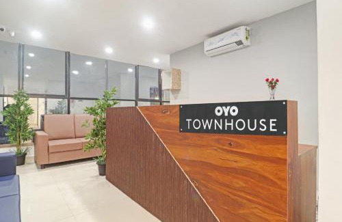 Kukatpally Housing Board Colony Hotel | Super Townhouse Rcc Pride
