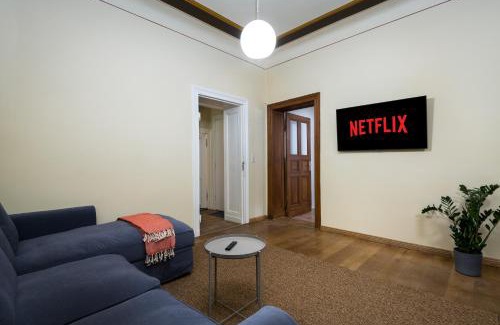 Moabit Apartment | Super Zentral super schöner Altbau in Moabit Rostockerstraße im Herzen von Berlin für bis zu 6 Personen