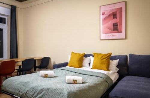 Moabit Apartment | Super Zentral super schöner Altbau in Moabit Rostockerstraße im Herzen von Berlin für bis zu 6 Personen