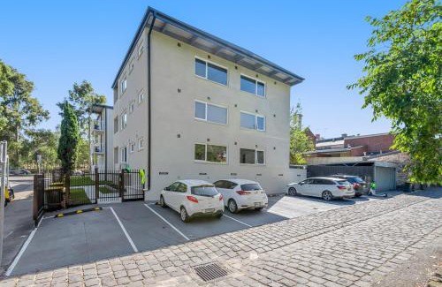 Parkville Apartment | Superb 1-Bed Unit with A Generous Balcony