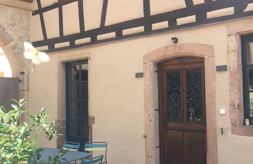 Epfig Apartment | Superb 18th century farmhouse, in the heart of the vineyard.