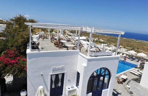 Finikia Apartment | Superb 1BR Suite Splendid Terrace in Santorini