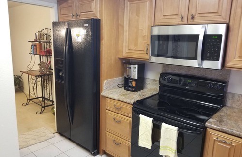 Rancho Bernardo Condo | Superb 2 bdrm Rancho Bernardo VillaontheGreen-SWIM.SPA.TENNIS.PICKLEBALL.Pet OK