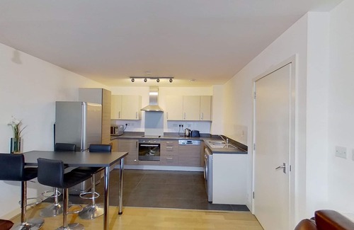 Woodberry Down Apartment | Superb 2 bedroom apartment with free Parking in London