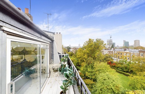 Notting Dale Apartment | Superb 3-Bed with Balcony in the Heart of Notting Hill - 6 Mins to Tube Station