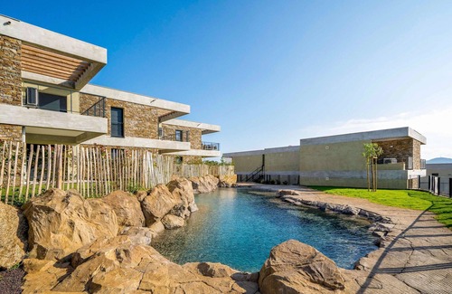 Bormes-Les-Mimosas Apartment | Superb 3 rooms, garden et lagoon by SELECTsoHOME