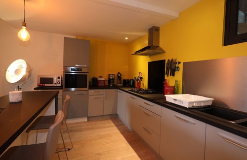 Esquieze-Sere Apartment | Superb 85 m2 apartment in city center