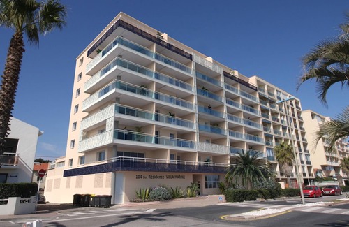Le Port Apartment | Superb air-conditioned apartment for 6 with beach access