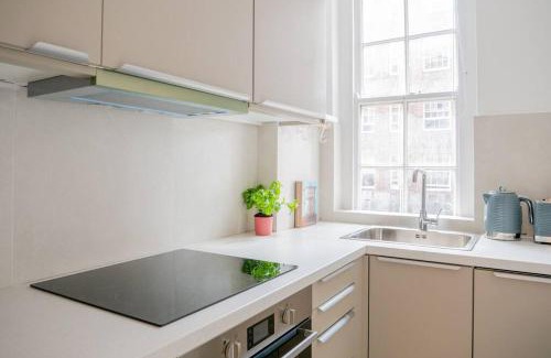 Lancaster Gate Apartment | Superb apartment next to Hyde Park