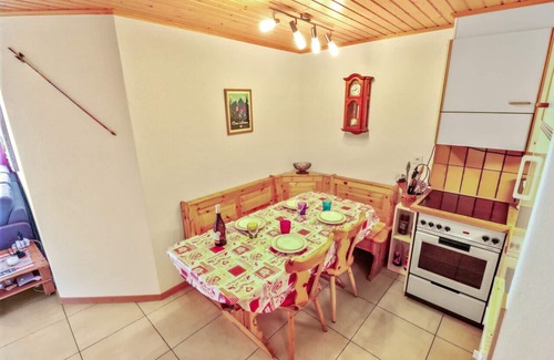 Lens Apartment | Superb apartment with free covered parking