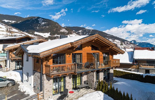Walchen Ski Chalet | Superb chalet with private wellness