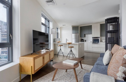 Fenway–Kenmore Apartment | Superb Fenway Studio w/Gym, nr Green Line & Dining, by Blueground