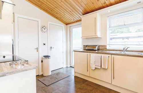 Inverness Ski Chalet | Superb lodge with luxurious and contemporary styling features.
