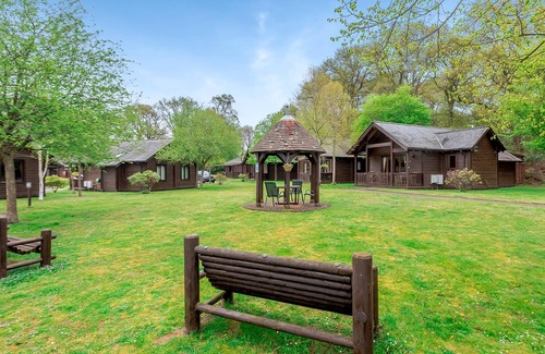 Tilford Ski Chalet | Superb lodge with one master double and one twin.