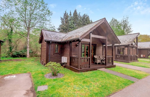 Tilford Ski Chalet | Superb lodge with one master double and one twin.
