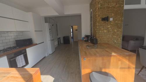 Thornton Heath House | Superb luxury stay Croydon London