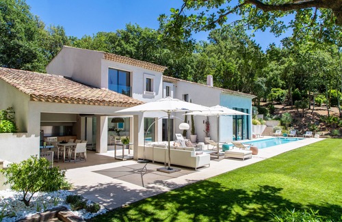 La Garde-Freinet Villa | Superb modern villa with view in a green setting, 4 bedrooms & 3 bathrooms