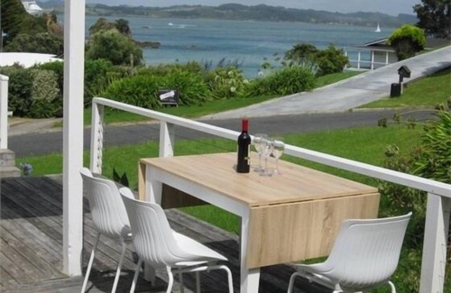 Russell House | Superb sea views with excellent beach location