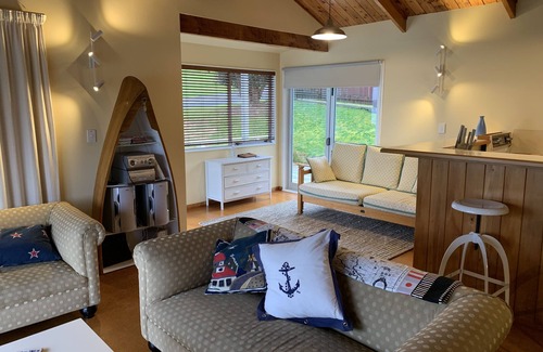 Russell House | Superb sea views with excellent beach location