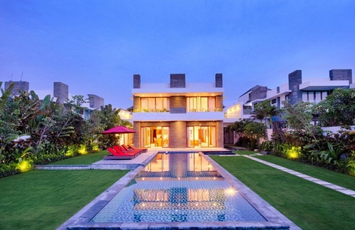 Keramas Villa | Superb, Spacious, Modern Balinese, Beachfront Villa in Keramas Beach, Gianyar