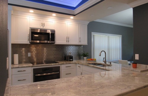 South Bradenton Condo | Superb Waterfront Condo! Pools~Lanai~Free WiFi. By IMG~Beaches~AMI~Restaurants.
