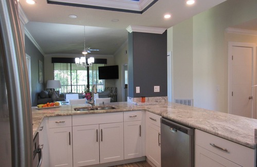 South Bradenton Condo | Superb Waterfront Condo! Pools~Lanai~Free WiFi. By IMG~Beaches~AMI~Restaurants.