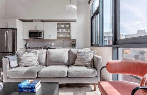 West End Apartment | Superb West End 1BR w/Rooftop Pool, Walk to Nightlife, by Blueground