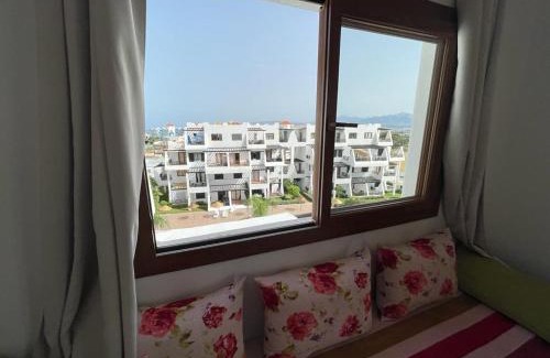 Cabo Negro Apartment | Superbe Appartement avec Piscine, proche de la mer