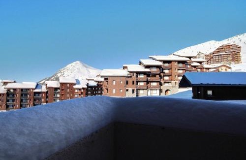 Belle Plagne Apartment | Superbe studio-cabine pour 4 sur les pistes, balcon, casier à skis adjacent, parking - FR-1-455-141